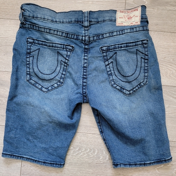 True Religion "Rocco" Shorts - Picture 2 of 4